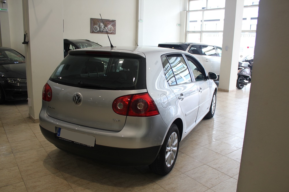 Compra-venta-Vehiculos-ocasión-Navarra-Pamplona-segunda-mano-coches-automóviles-diesel-gasolina-isiegas-auto-compramos-su-Rochapea-vw-golf-4