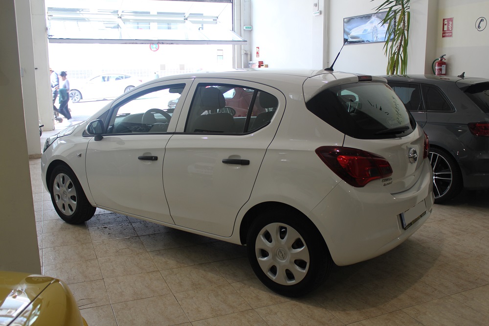 Compra-venta-Vehiculos-ocasión-Navarra-Pamplona-segunda-mano-coches-automóviles-diesel-gasolina-isiegas-auto-compramos-su-Rochapea-opel-corsa-3